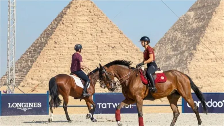 استعراض تاريخي قبل منافسات الأهرامات.. نجوم العالم في الفروسية يزينون المتحف المصري الكبير