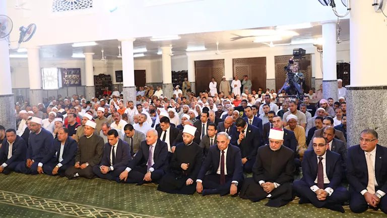 المفتي يؤدي صلاة الجمعة بالإسماعيلية بمناسبة العيد القومي للمحافظة