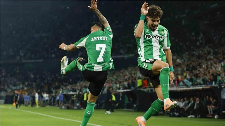 برشلونة يترقب صفقة عبد الصمد الزلزولي لتمويل ضم مدافع لايبزيج