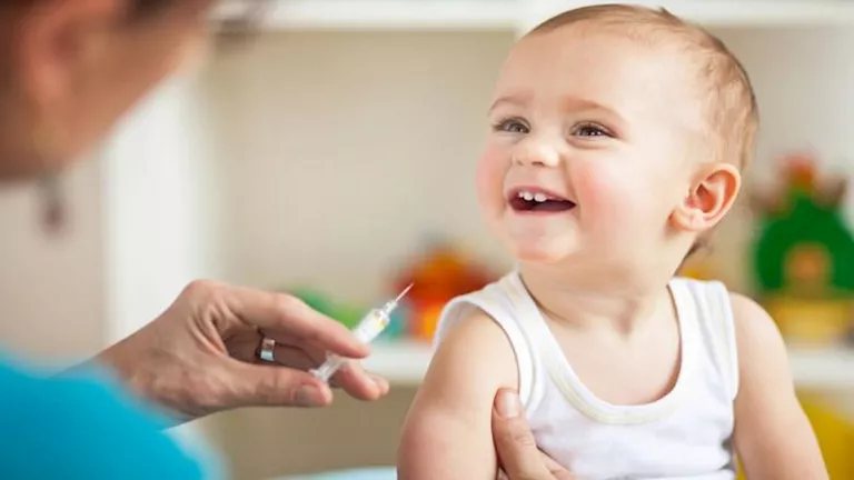 الصحة توضح ضوابط تطعيم الأطفال ضد الحصبة والحصبة الألمانية بعد الجرعات الروتينية