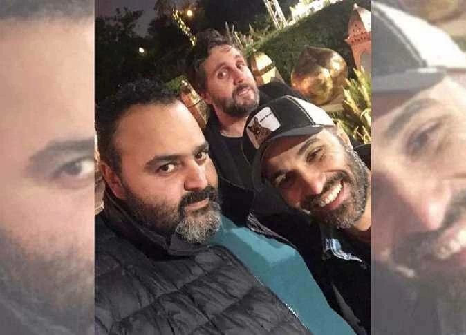 «لو ربنا كرمنا وبقينا نجوم».. أشرف زكي يكشف عهد هشام ماجد وشيكو وأحمد فهمي لـ يوسف عيد