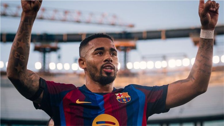 جابرييل جيسوس: اللعب في برشلونة حلم.. ونتمنى عودة رافينيا سريعًا