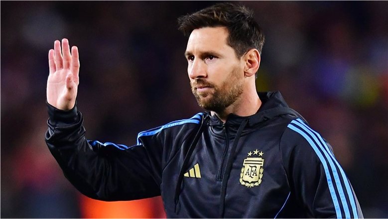 رئيس برشلونة السابق يحذر ميسي: النادي أكبر من أي لاعب