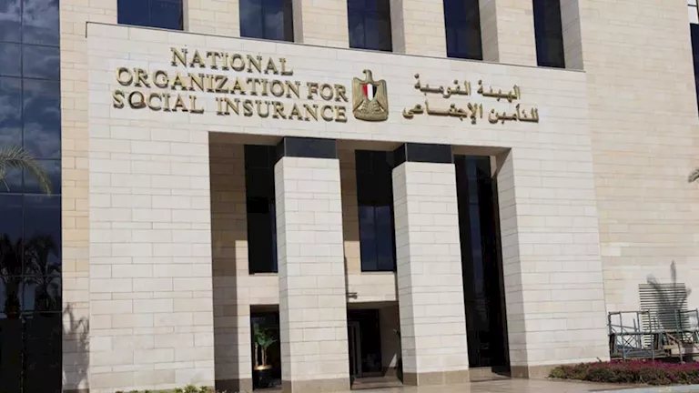 رئيس التأمينات يحدد موعد زيادة الحد الأدنى للمعاش