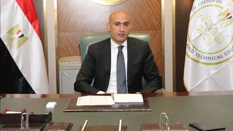 وزير التعليم يحدد موعد احتساب العربي والتاريخ ضمن مجموع المدارس الدولية