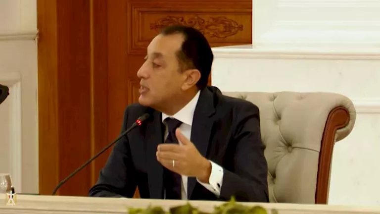 مدبولي يكشف تفاصيل ربط سيناء بمصر عبر الأنفاق والطرق والسكك الحديدية