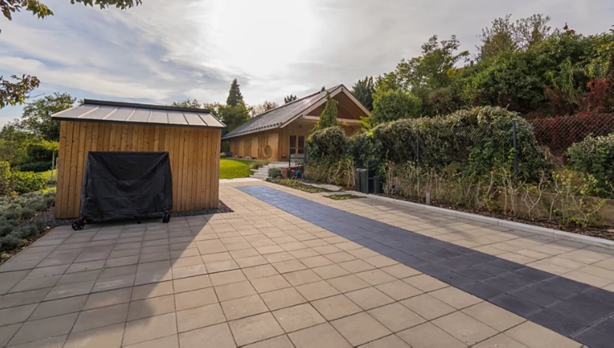 لتوفير طاقة «أقل سعرا وأكثر أمانا».. الأوروبيون يحولون منازلهم لممرات تعمل بالطاقة الشمسية