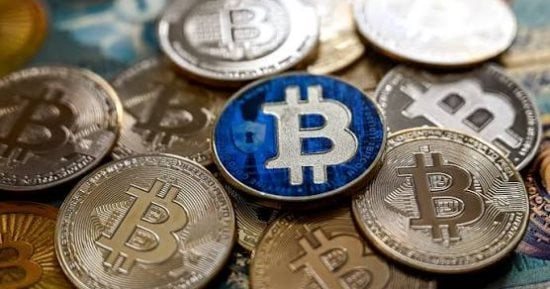 العملات المشفرة ترتفع مع تراجع أسعار النفط.. و"بيتكوين" تقترب من 83 ألف دولار