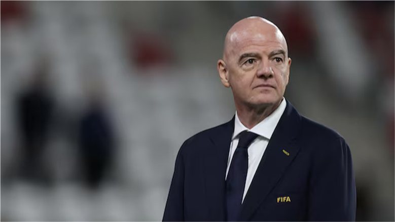 يويفا يمهل فيفا حتى 2 نوفمبر للرد على 42 سؤالًا بشأن إنفانتينو