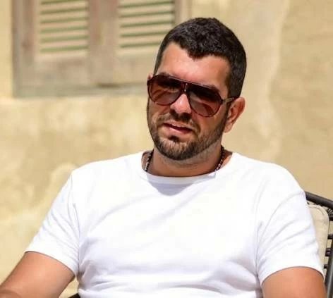 على مدار 30 عامًا.. أبرز الأعمال للموزع الموسيقي الراحل طارق توكل