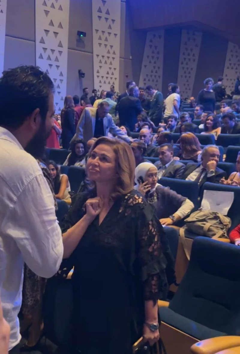 بحضور إلهام شاهين وروجينا.. انطلاق حفل افتتاح الدورة التاسعة من مهرجان نقابة المهن التمثيلية للمسرح (صور)