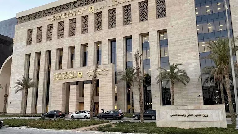 التعليم العالي والعمل تعلنان خصومات تصل إلى 50% ومنحًا مجانية للدراسين