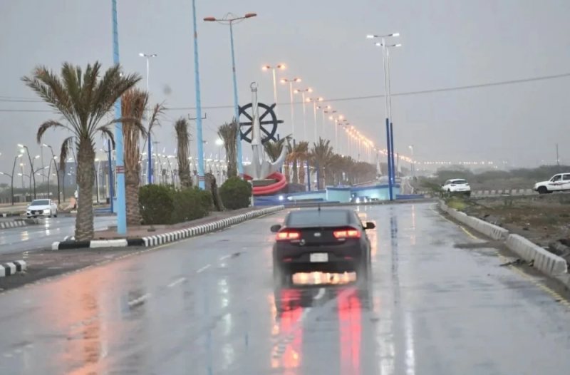 من مكة إلى الباحة وحائل.. موجة أمطار تفرض الحذر حتى المساء
