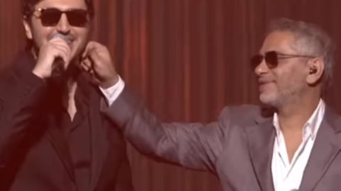 «قرصة على الخد وترند القلب».. أبرز لقطات حفل فضل شاكر ونجله في السعودية