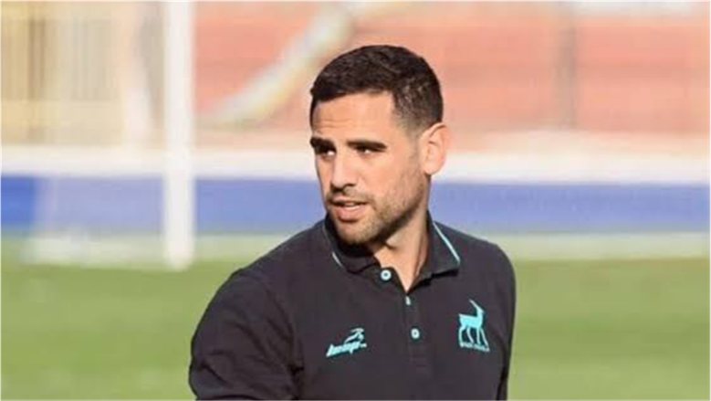 محمد بركات يتراجع عن استقالته ويواصل قيادة الشرقية إنبي