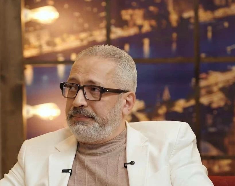 تامر أمين عن تشبيه أحمد العوضي للمرأة بالسيارة: «مفيش حد لسانه حنفية»