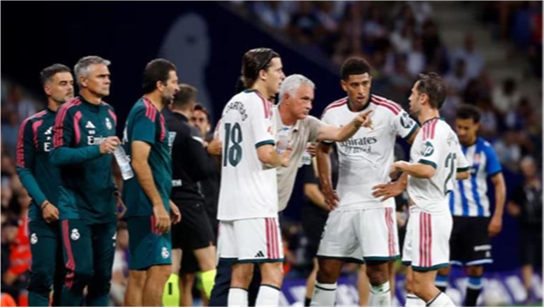 الكلاسيكو يهدد مشروع مورينيو.. الهزيمة أمام برشلونة تضع ريال مدريد تحت الضغط