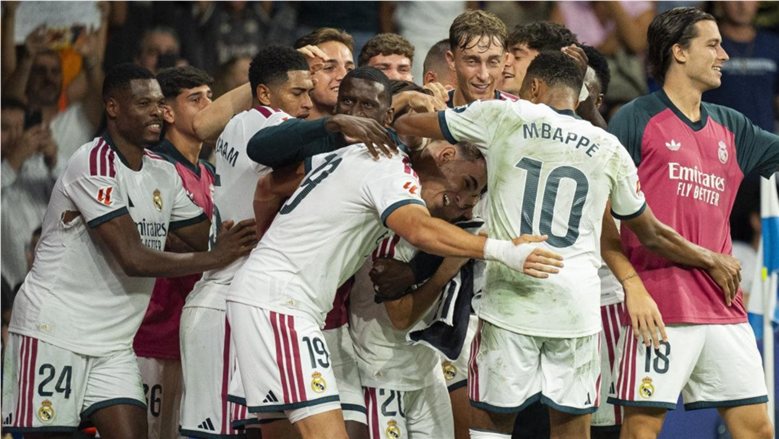 ريال مدريد يواجه إشبيلية في قمة الدوري الإسباني.. الليلة
