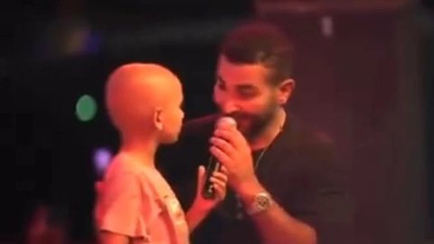 من الغناء مع أحمد سعد لرحيله مع والدته بحادث أتوبيس الصحراوي الغربي.. من هو «ياسين» محارب السرطان؟ (فيديو)