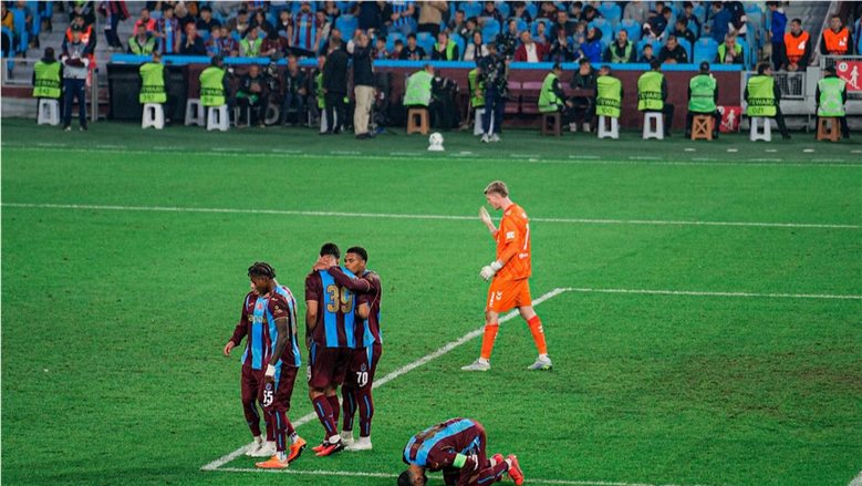 تقييم محمد صلاح أمام هارتس.. ماذا قدم نجم طرابزون سبور في دوري المؤتمر الأوروبي؟