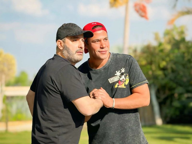 «كان حلمي أعمل مشهد أكشن معاه».. محمد إمام يكشف كواليس تعاونه مع أحمد السقا في «الأساتذة»