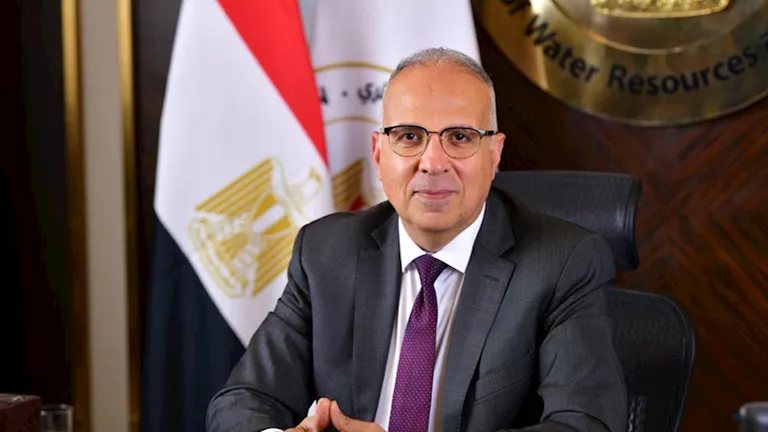 وزير الري: مشروع بالصحراء الغربية لانتاج نحو 200 جيجاوات من الطاقة المتجددة