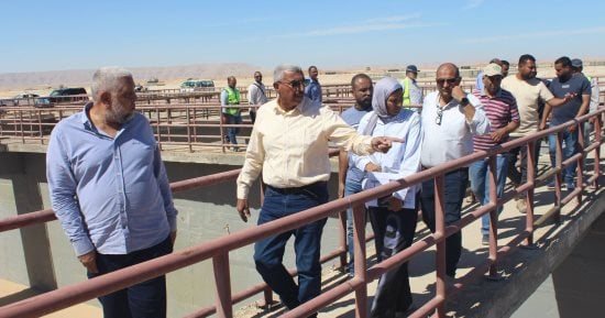 رئيس شركة مياه الأقصر يتفقد أعمال مشروع الصرف الصحي المتكامل بقرى إسنا والطود