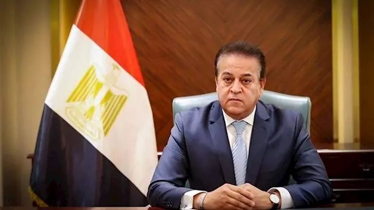 وزير الصحة: أعترف بالتقصير تجاه الكوادر الطبية.. ونعمل على توفير حافز مالي لهم