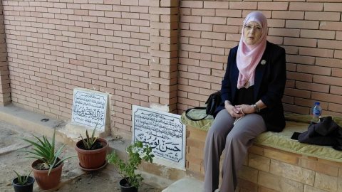 «كلكم ستدفنون أحباءكم فـ اتعظوا».. شمس البارودي تهاجم منتقديها وتكشف كواليس اتصالات الفنانات بها للاعتزال