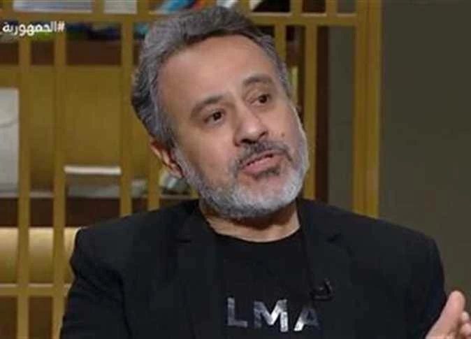 هل يحق للبلوجرز دخول عالم التمثيل؟.. رئيس البيت الفني للمسرح يجيب (فيديو)